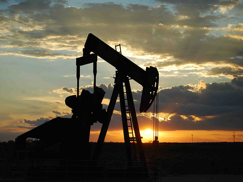 افزایش قیمت نفت با استمرار نگرانی از تاثیر تحریم‌های آمریکا