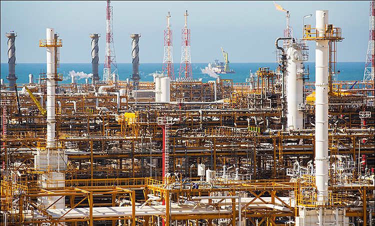 بررسی برنامه‌های تولید نفت و گاز برای تدوین برنامه ششم توسعه
