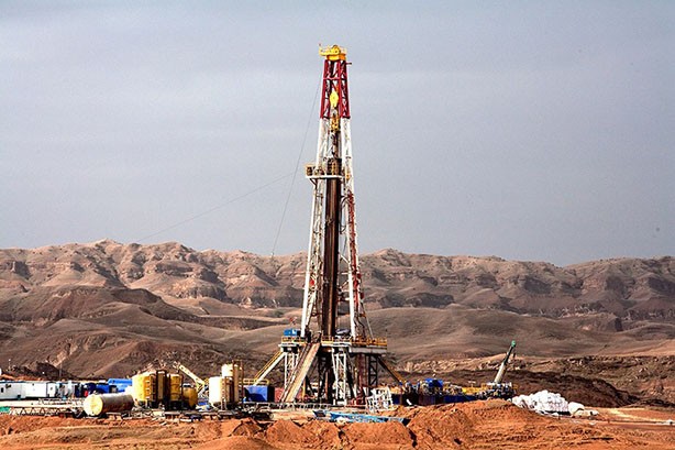 توسعه میدان نفتی آذر شتاب می‌گیرد